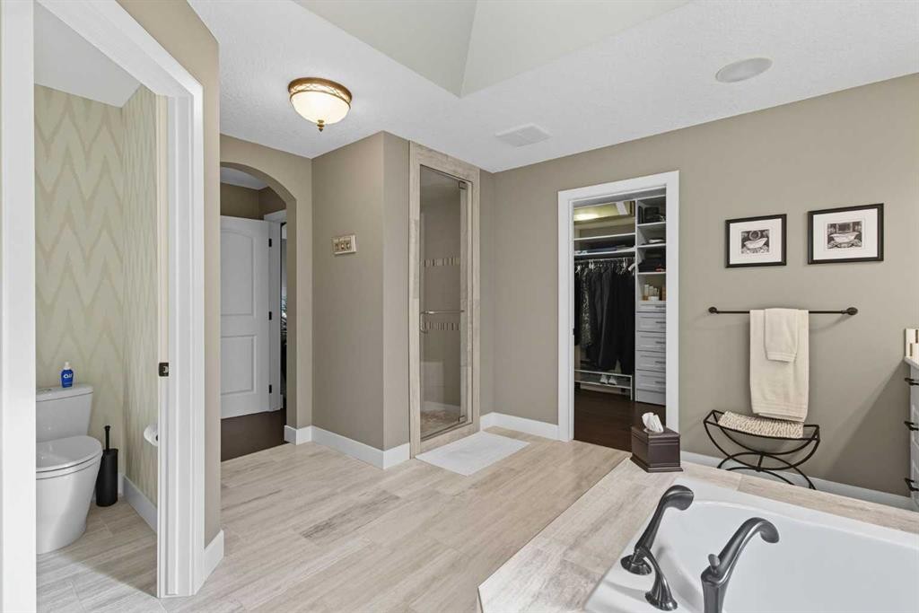 41 Evergreen Mount Sw, Calgary, AB - Indoor Photo Showing Other Room