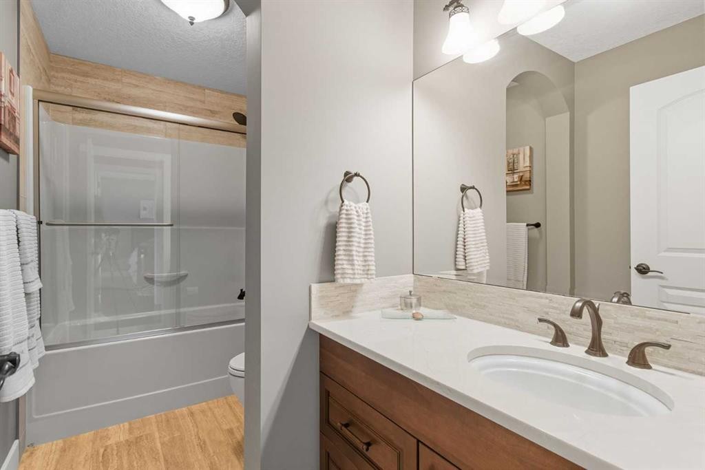 41 Evergreen Mount Sw, Calgary, AB - Indoor Photo Showing Bathroom