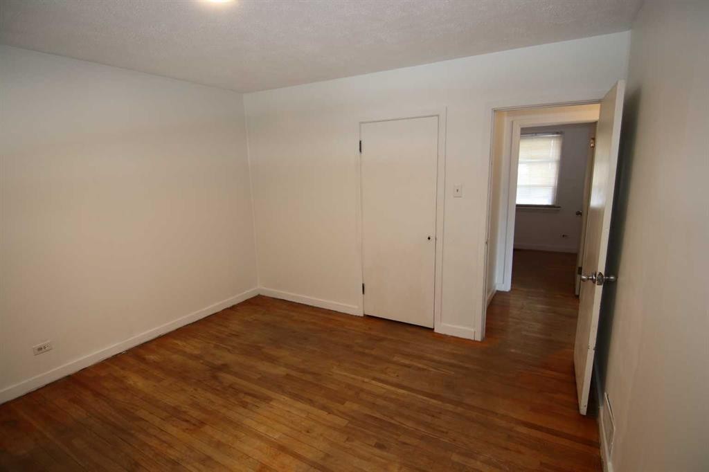 4008 2 Street Nw, Calgary, AB - Indoor Photo Showing Other Room