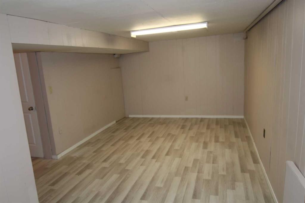 4008 2 Street Nw, Calgary, AB - Indoor