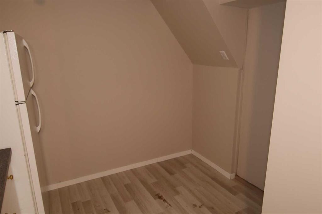 4008 2 Street Nw, Calgary, AB - Indoor Photo Showing Other Room
