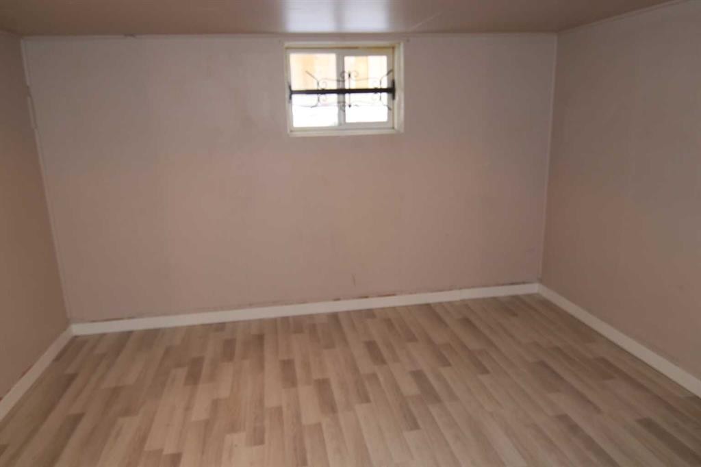 4008 2 Street Nw, Calgary, AB - Indoor Photo Showing Other Room