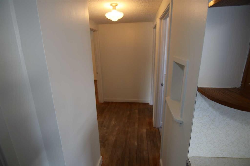 4008 2 Street Nw, Calgary, AB - Indoor Photo Showing Other Room