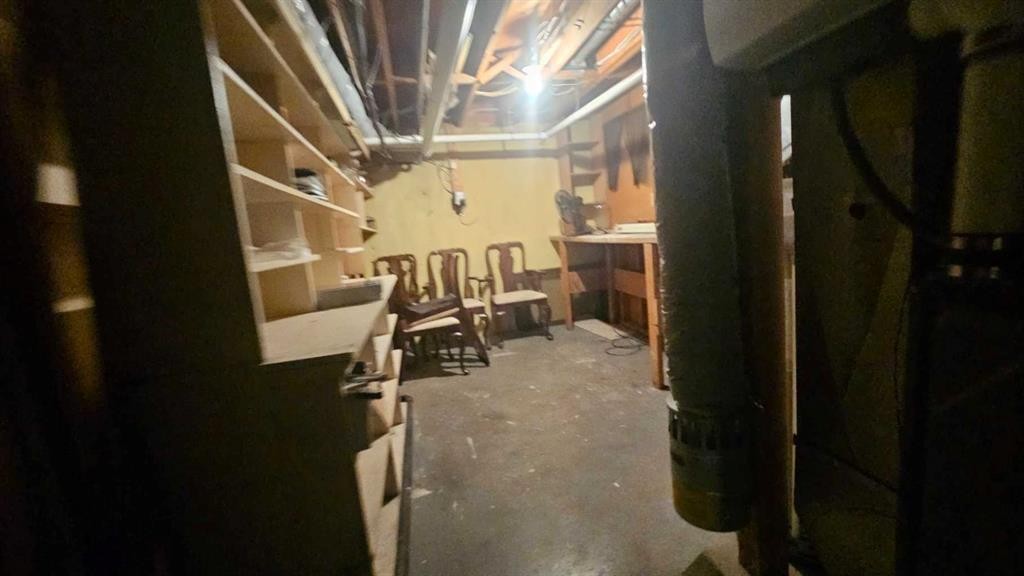 4 Clarendon Road Nw, Calgary, AB - Indoor Photo Showing Basement