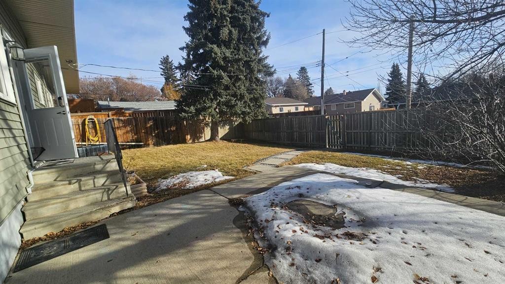 4 Clarendon Road Nw, Calgary, AB - Outdoor