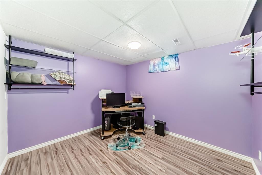 236 Pinecliff Way Ne, Calgary, AB - Indoor