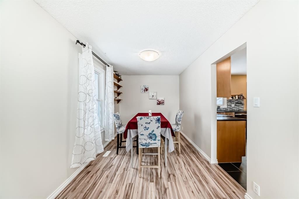 236 Pinecliff Way Ne, Calgary, AB - Indoor