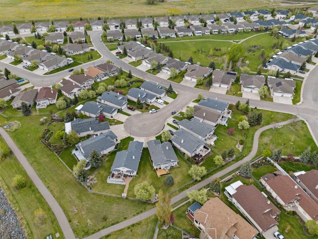 310 Riverside Garden Nw, High River, AB -