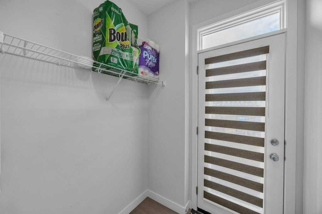 1612 Rangeview Drive Se, Calgary, AB - Indoor Photo Showing Other Room