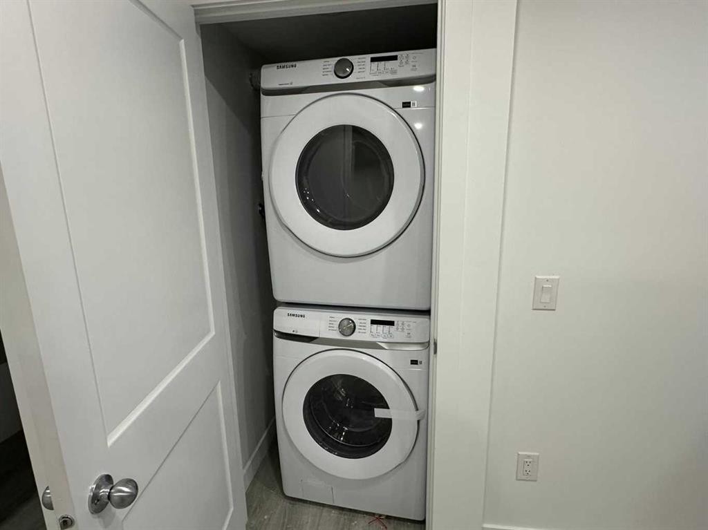 1612 Rangeview Drive Se, Calgary, AB - Indoor Photo Showing Laundry Room
