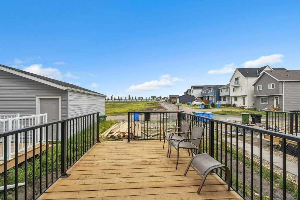 1612 Rangeview Drive Se, Calgary, AB - Outdoor With Exterior