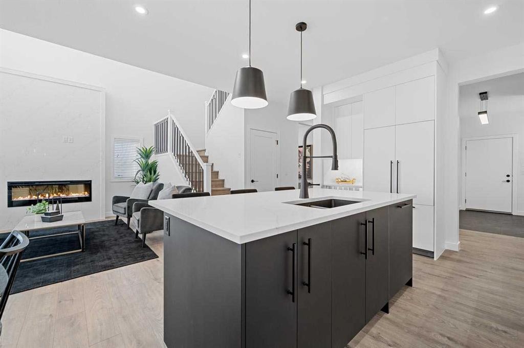 447 Dawson Terrace, Chestermere, AB - Indoor Photo Showing Kitchen With Upgraded Kitchen