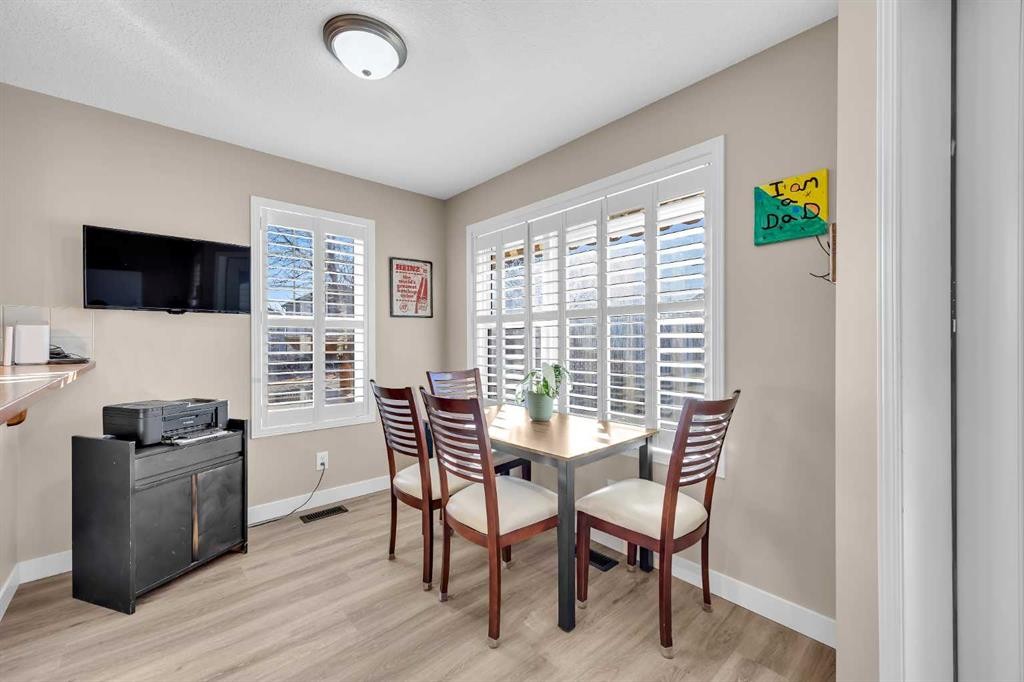 71 Eversyde Heath Sw, Calgary, AB - Indoor Photo Showing Dining Room