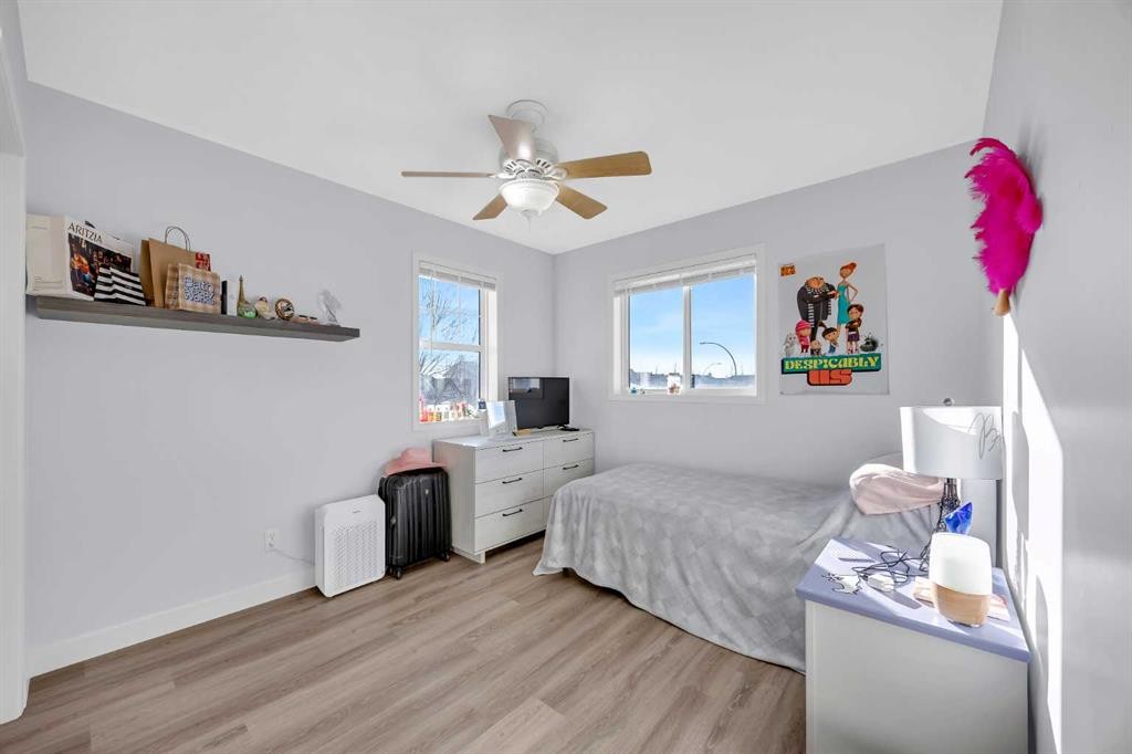 71 Eversyde Heath Sw, Calgary, AB - Indoor Photo Showing Bedroom