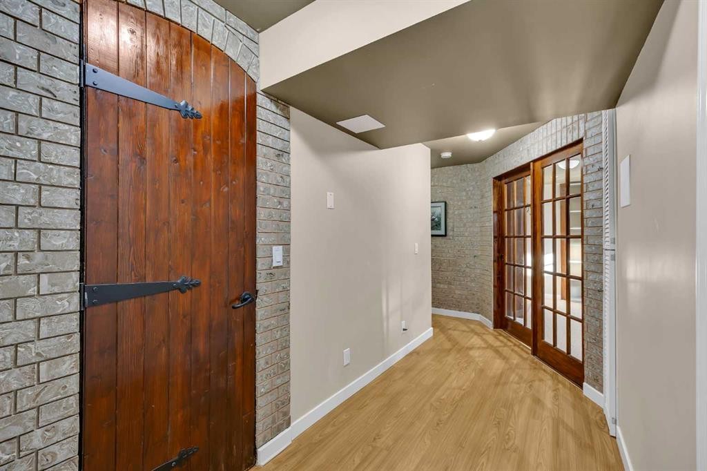 71 Eversyde Heath Sw, Calgary, AB - Indoor Photo Showing Other Room