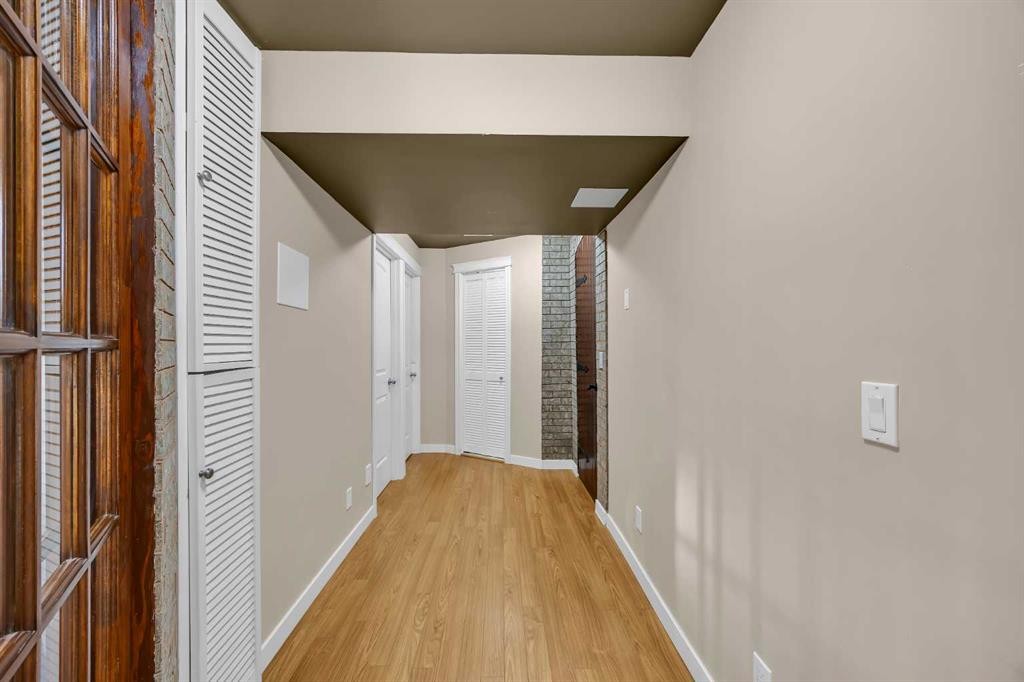 71 Eversyde Heath Sw, Calgary, AB - Indoor Photo Showing Other Room