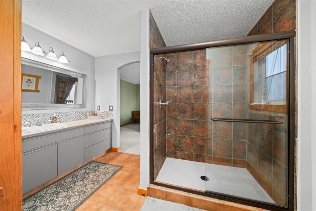 122 Hidden Creek Heights Nw, Calgary, AB - Indoor Photo Showing Bathroom
