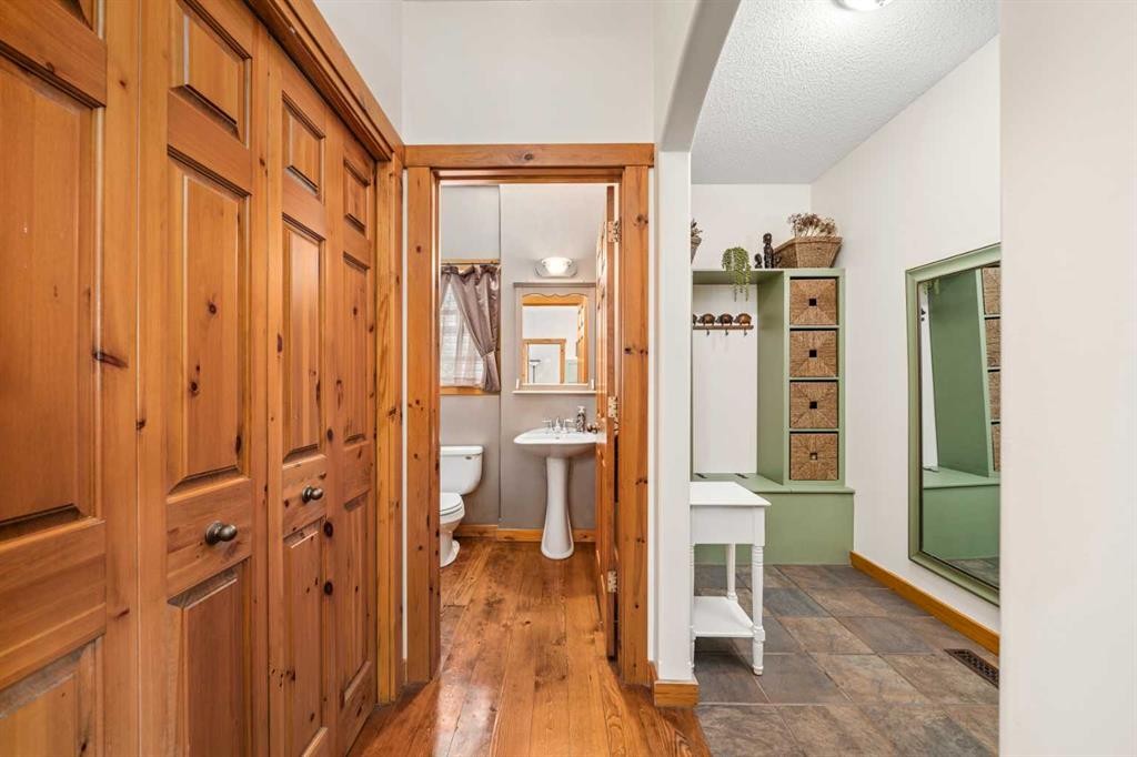 122 Hidden Creek Heights Nw, Calgary, AB - Indoor Photo Showing Other Room