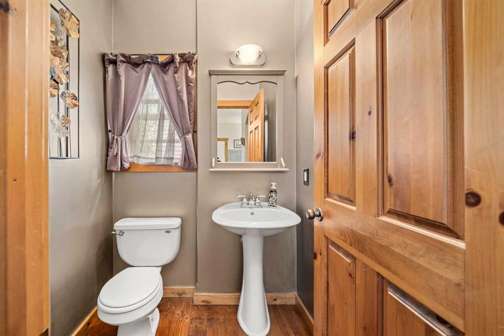 122 Hidden Creek Heights Nw, Calgary, AB - Indoor Photo Showing Bathroom