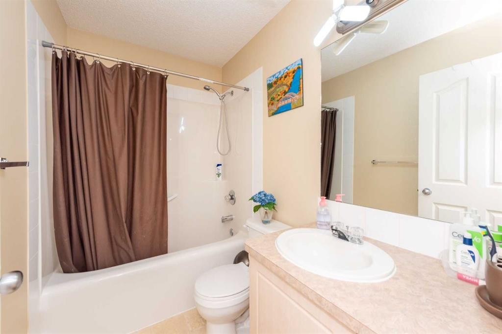 84 Tarington Way Ne, Calgary, AB - Indoor Photo Showing Bathroom
