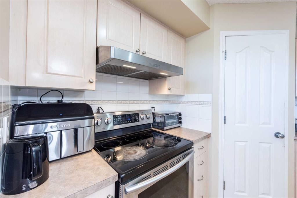 84 Tarington Way Ne, Calgary, AB - Indoor Photo Showing Kitchen