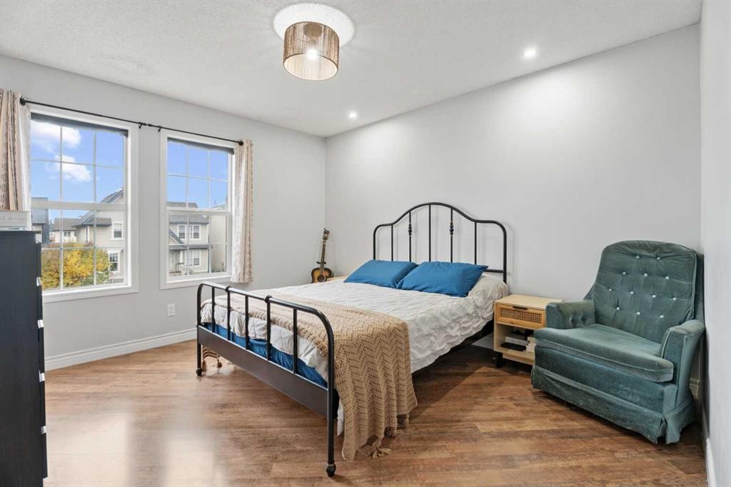 242 Elgin Place Se, Calgary, AB - Indoor Photo Showing Bedroom