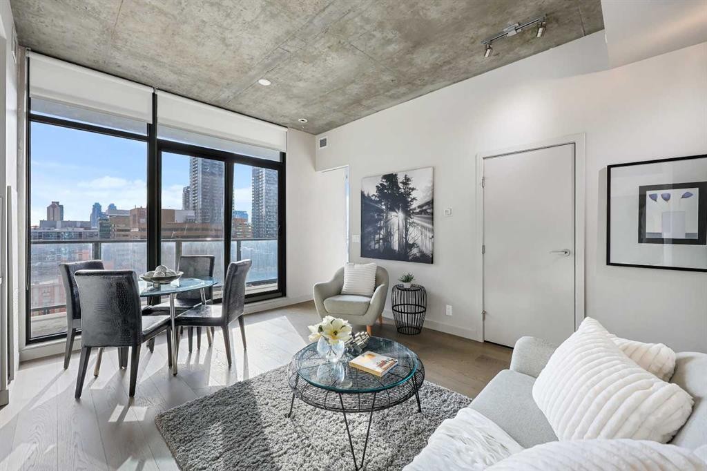 1207-1010 6 Street Sw, Calgary, AB - Indoor Photo Showing Living Room