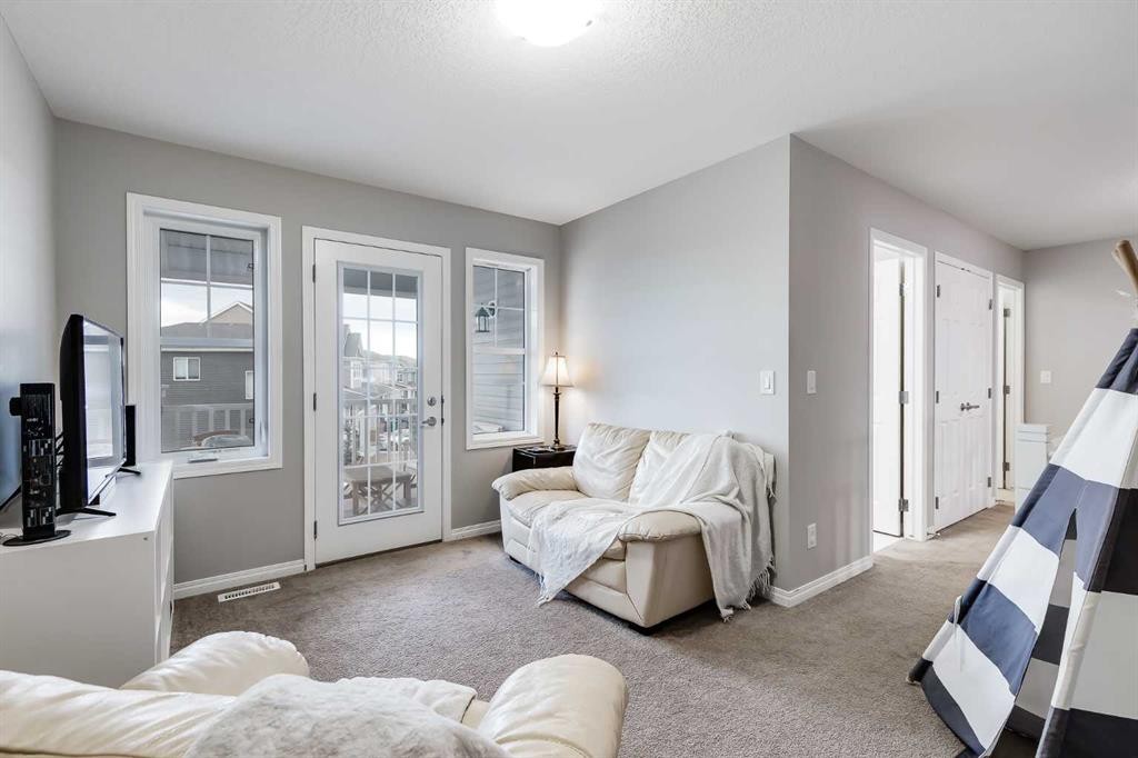 22 Osborne Common Sw, Airdrie, AB - Indoor Photo Showing Other Room