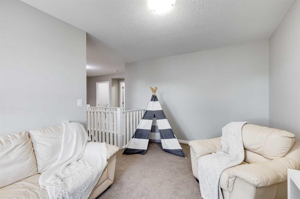 22 Osborne Common Sw, Airdrie, AB - Indoor