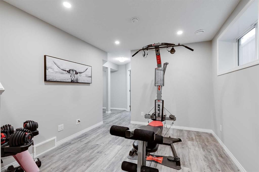 22 Osborne Common Sw, Airdrie, AB - Indoor