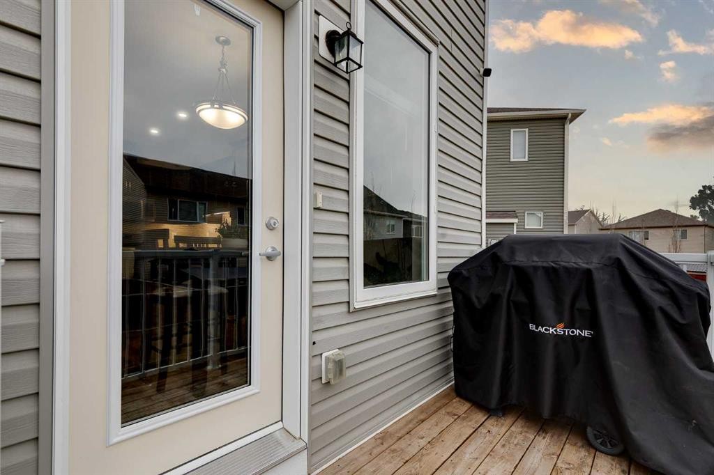 22 Osborne Common Sw, Airdrie, AB - Outdoor With Exterior