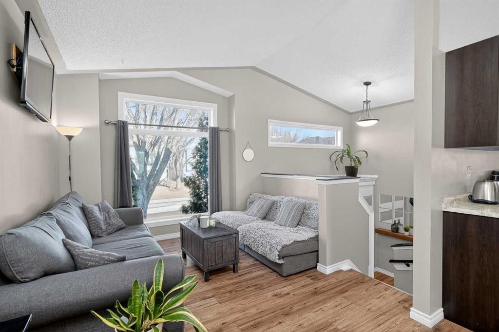 107 Mt Allan Circle Se, Calgary, AB - Indoor Photo Showing Other Room
