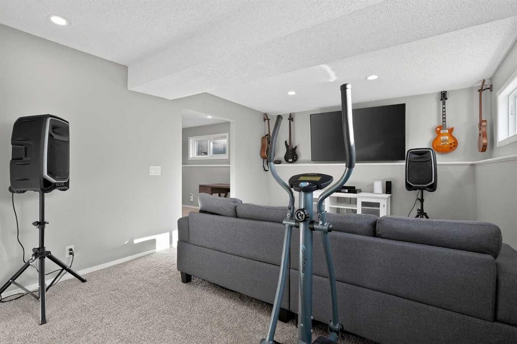 107 Mt Allan Circle Se, Calgary, AB - Indoor