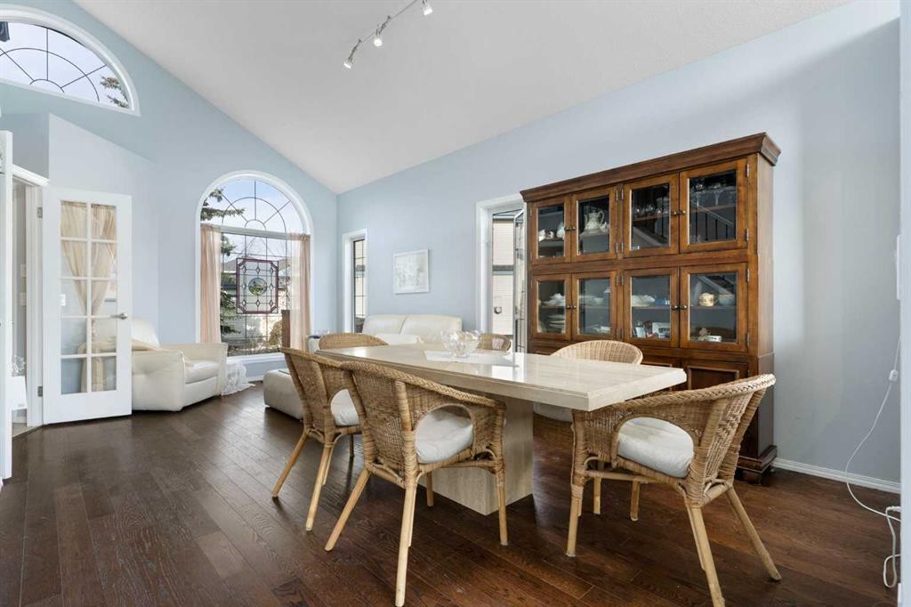 202 Schooner Close Nw, Calgary, AB - Indoor Photo Showing Dining Room