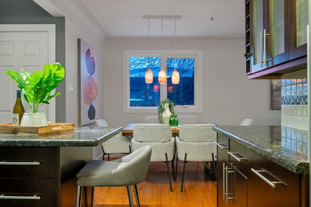 111 Cambrian Drive Nw, Calgary, AB - Indoor Photo Showing Dining Room
