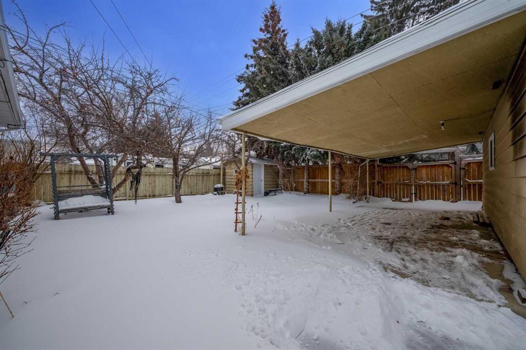 111 Cambrian Drive Nw, Calgary, AB - Outdoor