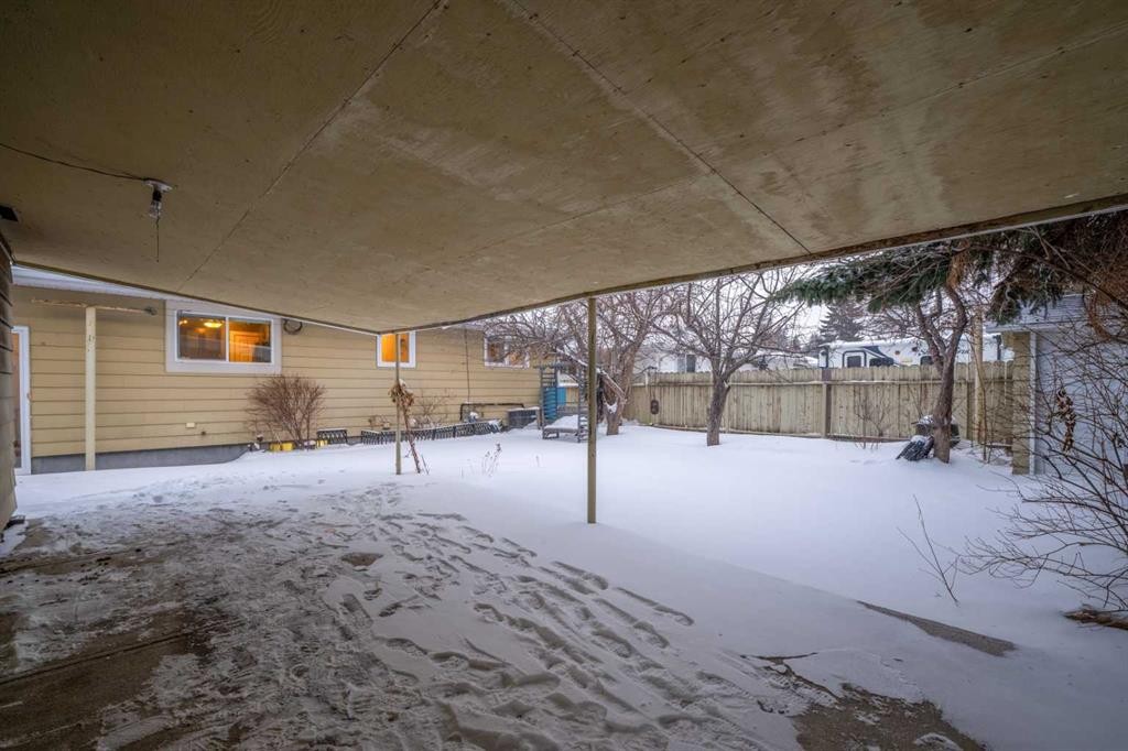 111 Cambrian Drive Nw, Calgary, AB - Outdoor