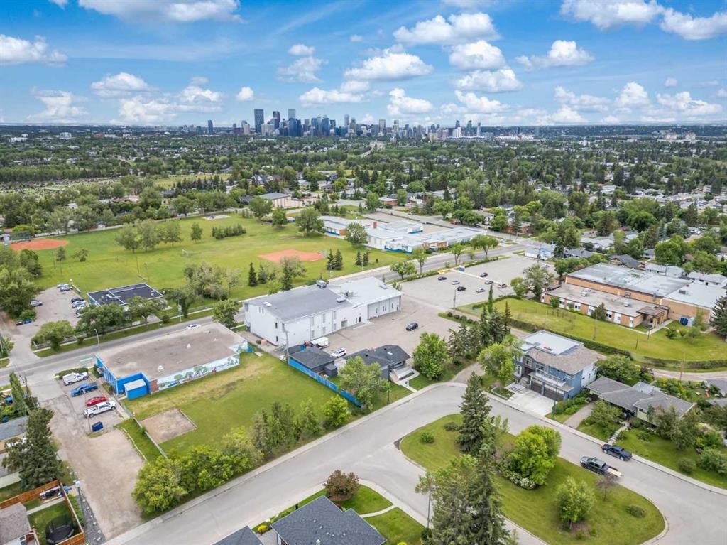 111 Cambrian Drive Nw, Calgary, AB - Outdoor With View