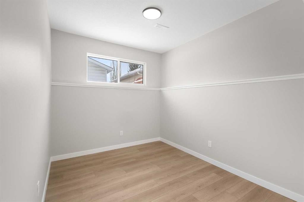 236 Silverview Way Nw, Calgary, AB - Indoor Photo Showing Other Room