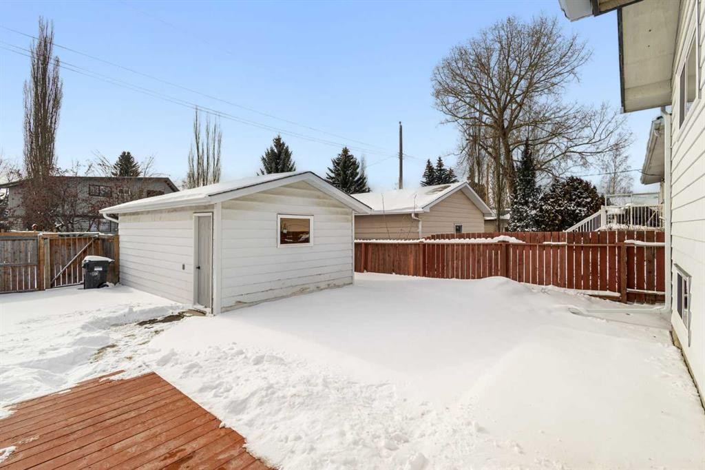 236 Silverview Way Nw, Calgary, AB - Outdoor With Exterior