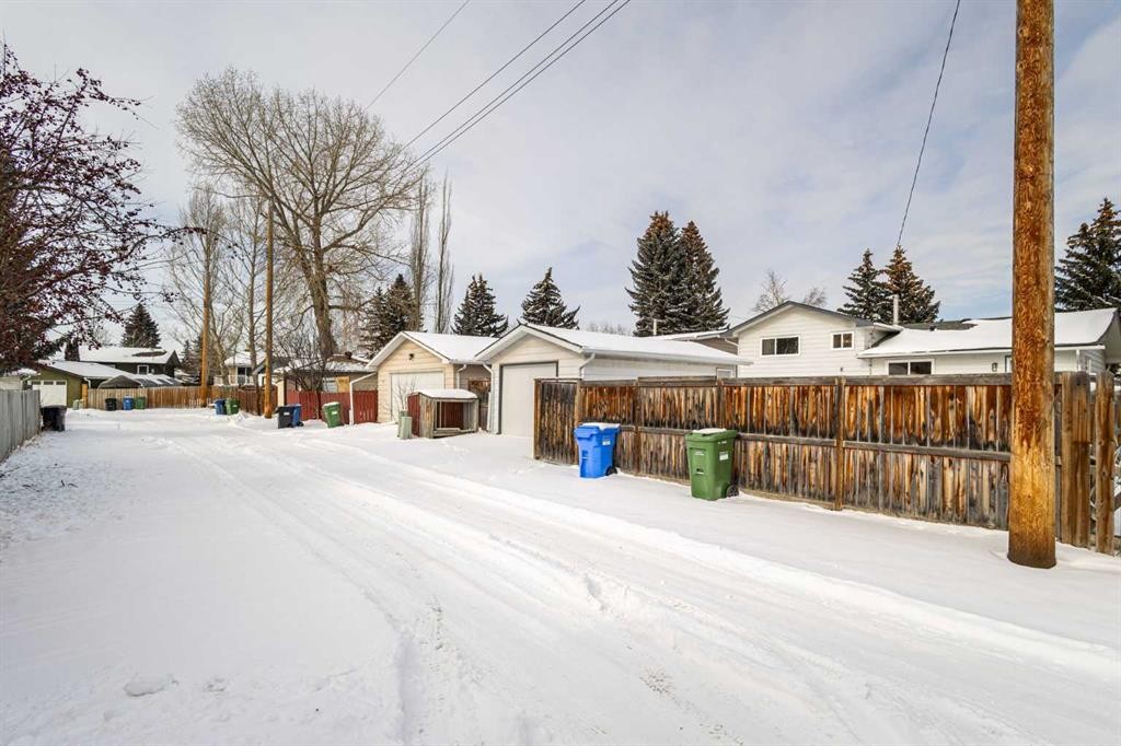 236 Silverview Way Nw, Calgary, AB - Outdoor