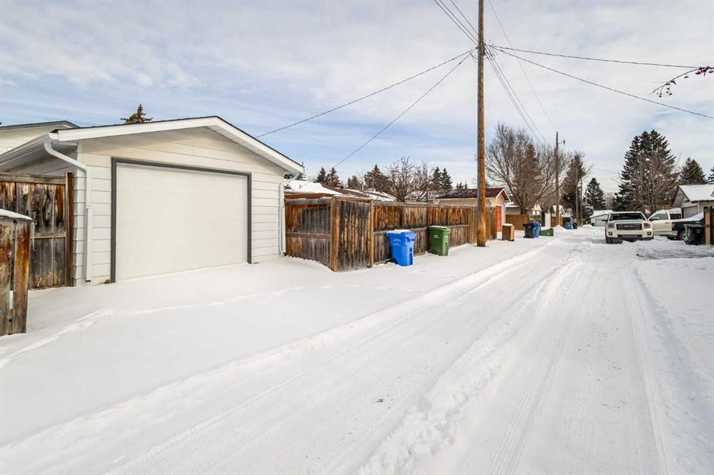 236 Silverview Way Nw, Calgary, AB - Outdoor