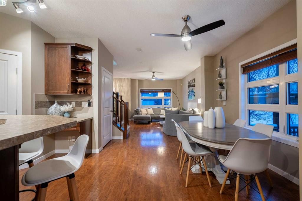 118 Walden Manor Se, Calgary, AB - Indoor Photo Showing Dining Room