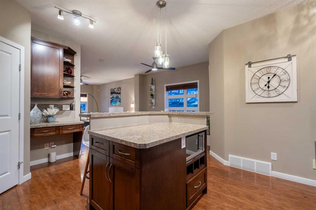 118 Walden Manor Se, Calgary, AB - Indoor Photo Showing Kitchen