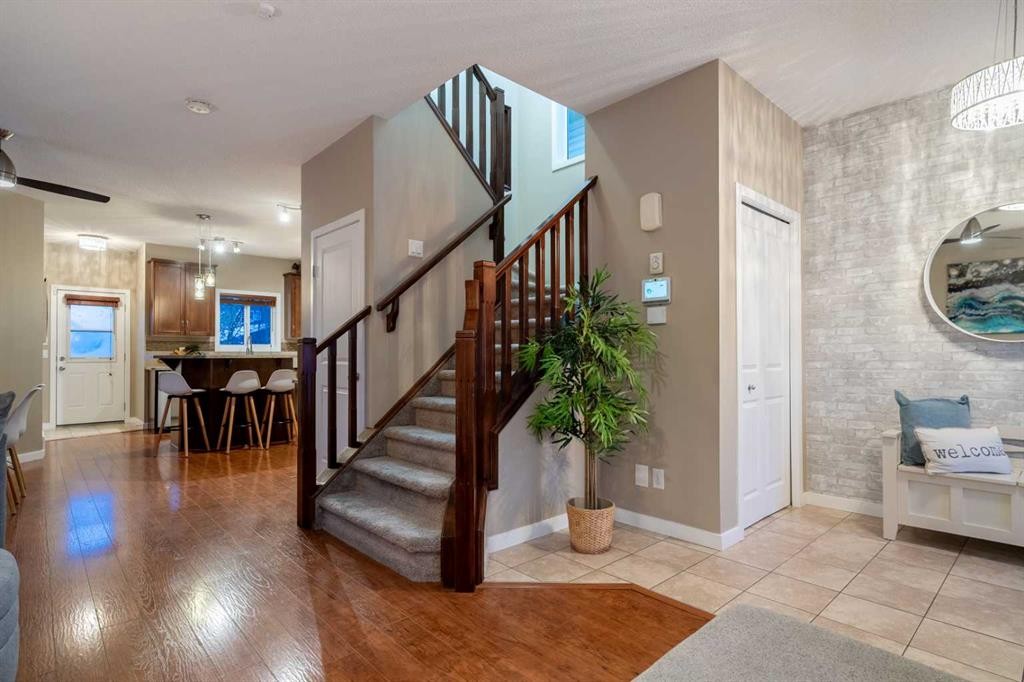 118 Walden Manor Se, Calgary, AB - Indoor Photo Showing Other Room