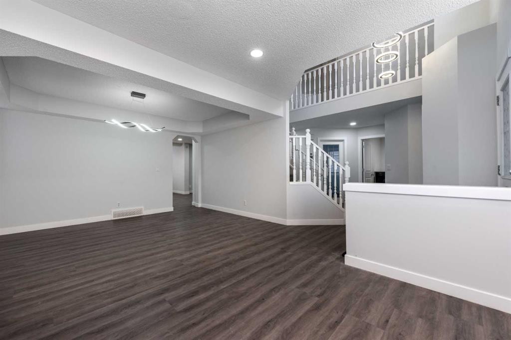 83 Cranleigh Common Se, Calgary, AB - Indoor Photo Showing Other Room