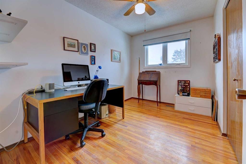 14 Munro Crescent, Red Deer, AB - Indoor Photo Showing Office