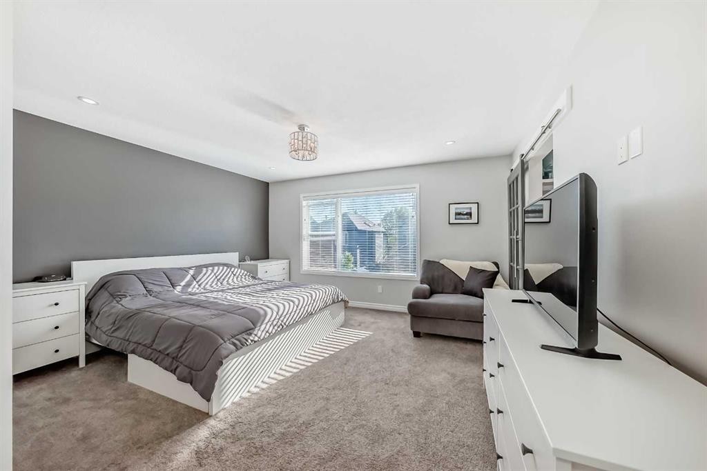 574 Chaparral Drive Se, Calgary, AB - Indoor Photo Showing Bedroom