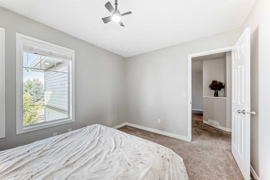 574 Chaparral Drive Se, Calgary, AB - Indoor Photo Showing Bedroom