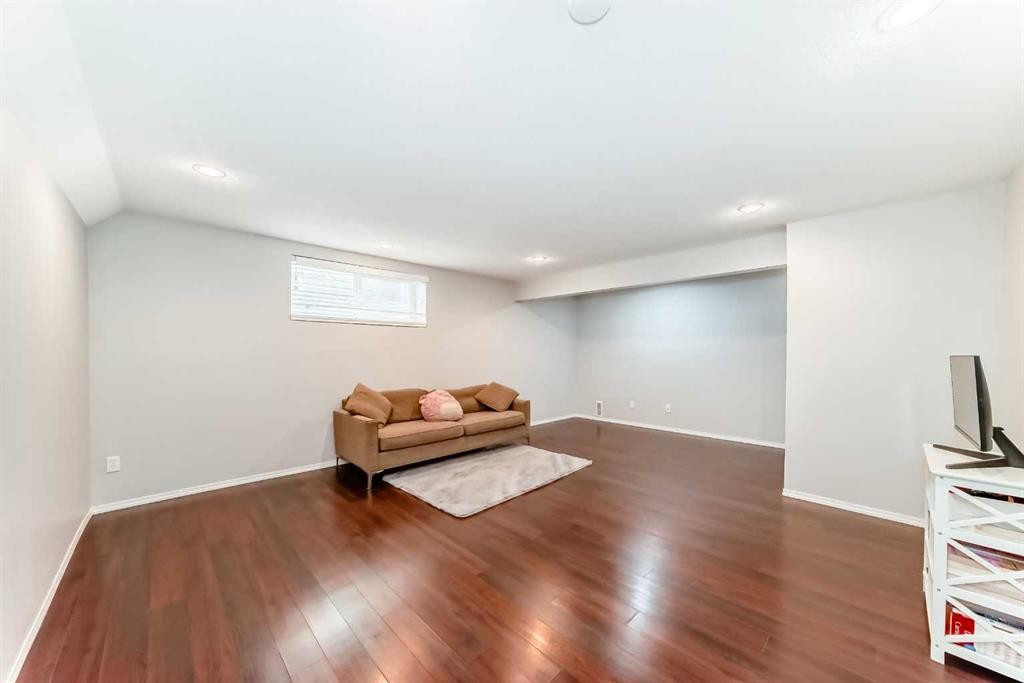 574 Chaparral Drive Se, Calgary, AB - Indoor